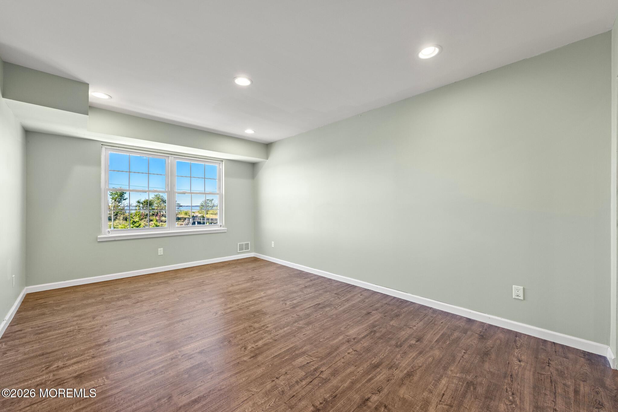 416 Beachway Avenue Keansburg NJ 07734