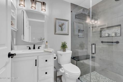 17 Richmond Court Tinton Falls NJ 07712