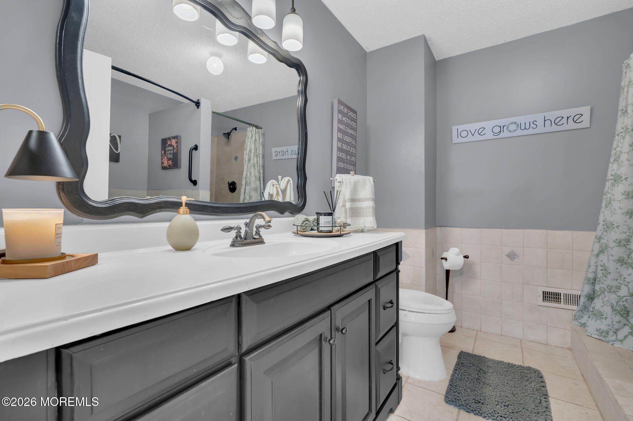 17 Richmond Court Tinton Falls NJ 07712