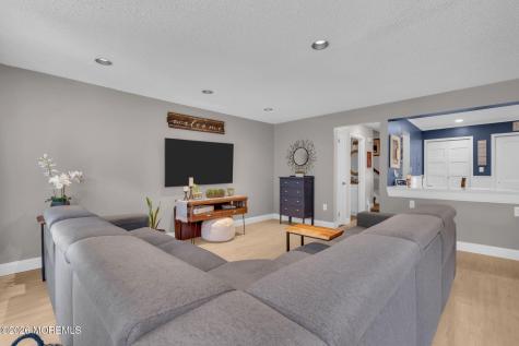 17 Richmond Court Tinton Falls NJ 07712