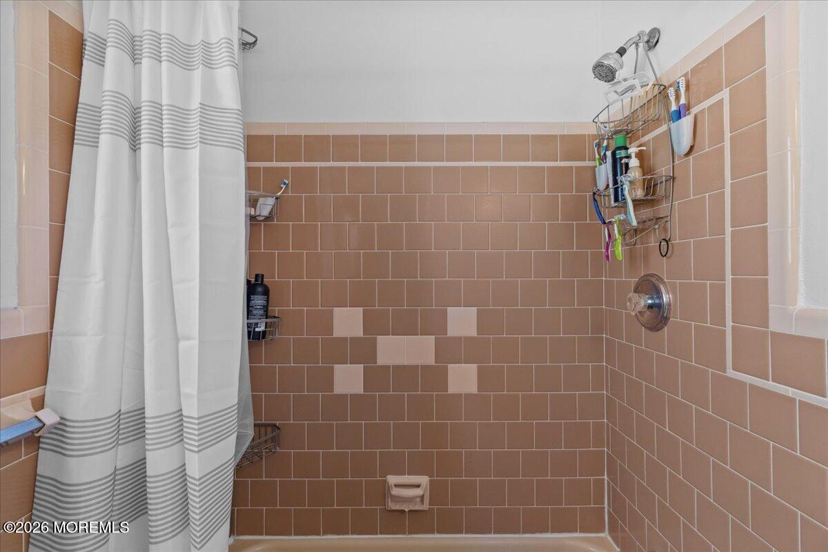 402 E Saint Paul Avenue Wildwood NJ 08260