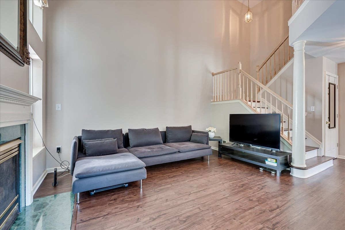 26 Alpine Road Holmdel NJ 07733