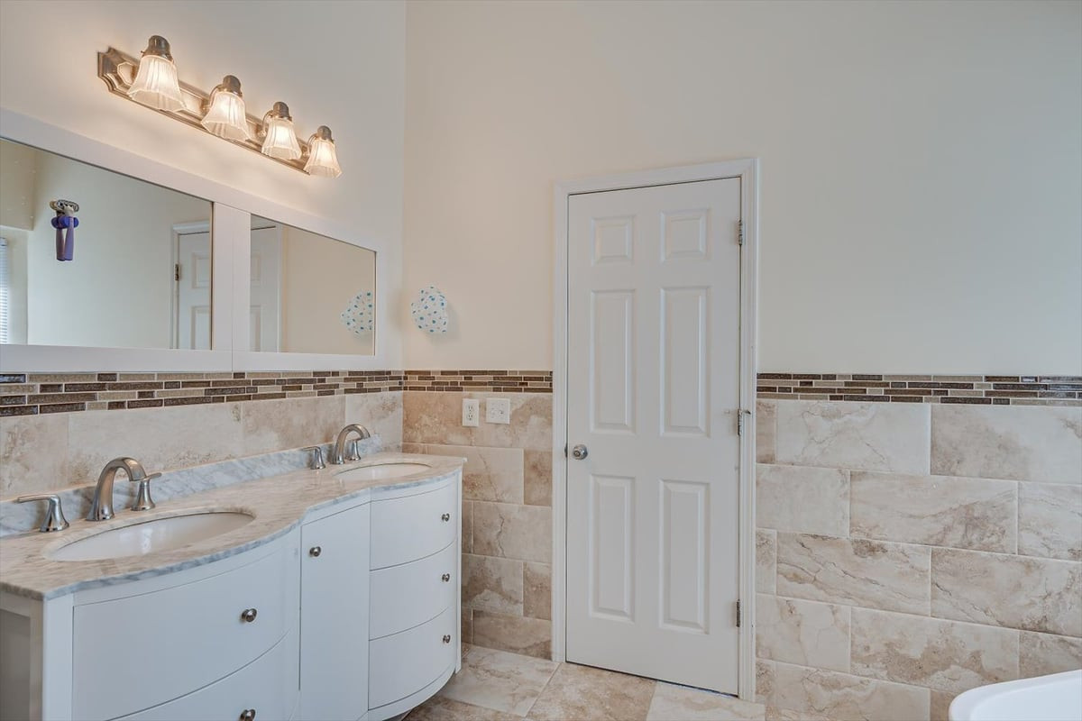 26 Alpine Road Holmdel NJ 07733