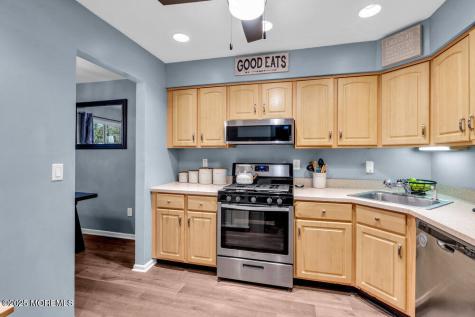 2 Elizabeth Court Howell NJ 07731