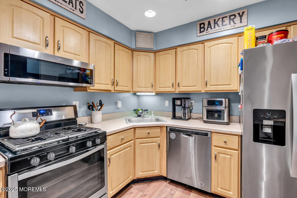 2 Elizabeth Court Howell NJ 07731