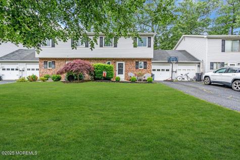 2 Elizabeth Court Howell NJ 07731