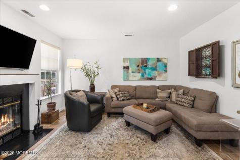427 Dorchester Way Manalapan NJ 07726