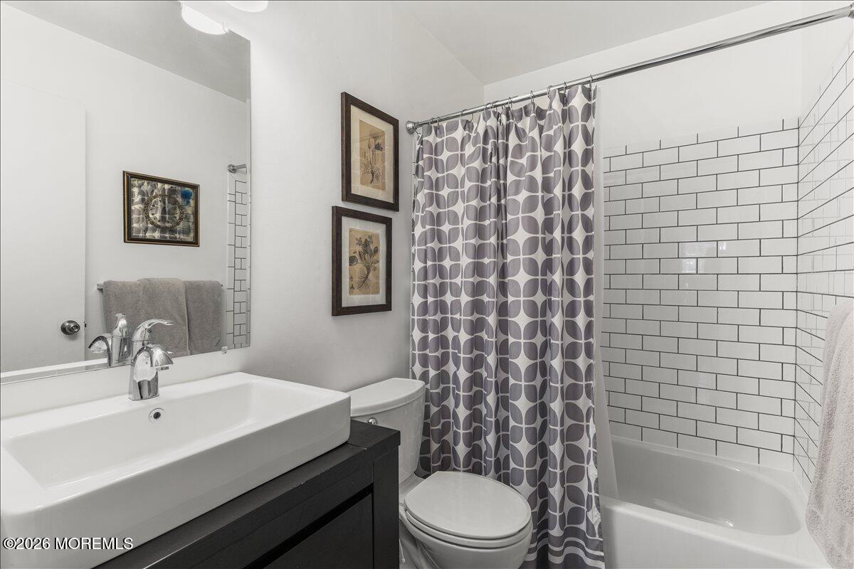 427 Dorchester Way Manalapan NJ 07726