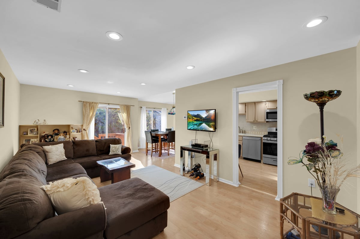 24 Catherine Court Laurence Harbor NJ 08879