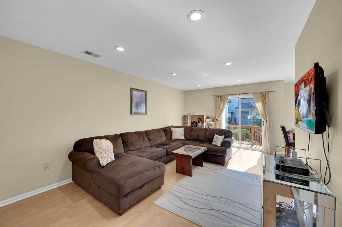 24 Catherine Court Laurence Harbor NJ 08879