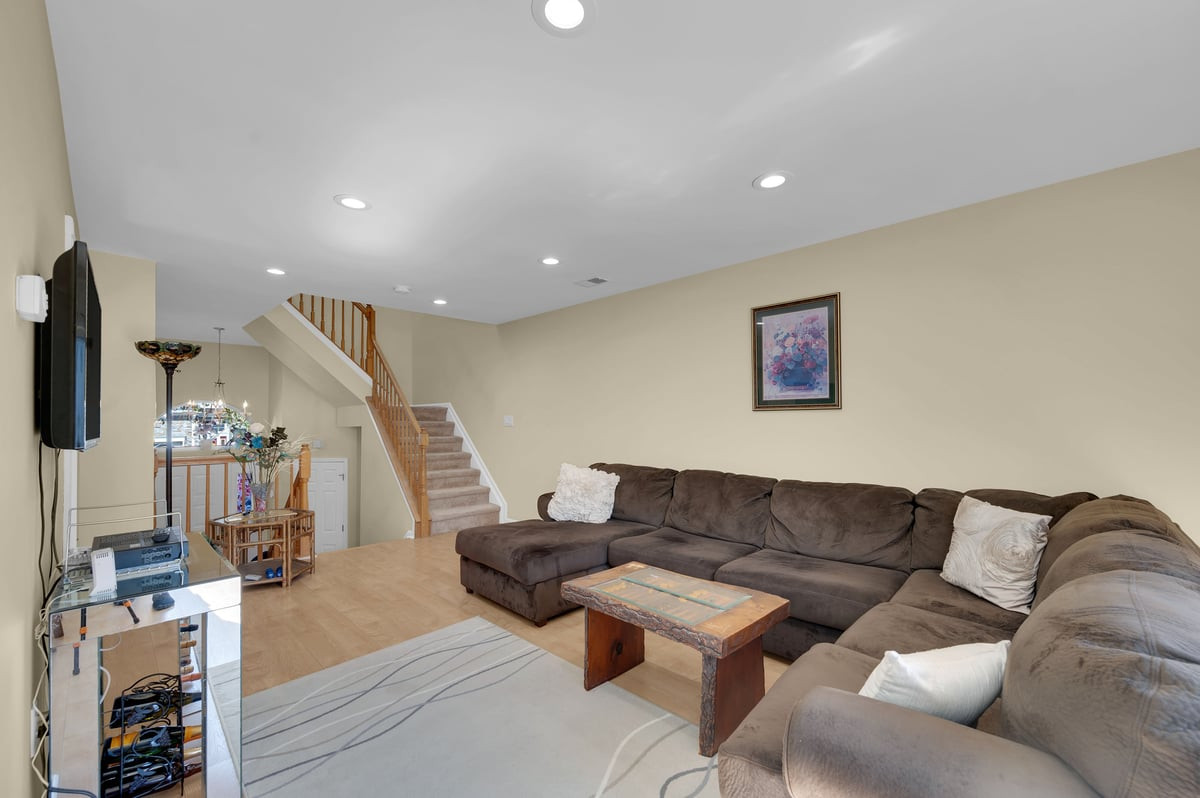 24 Catherine Court Laurence Harbor NJ 08879