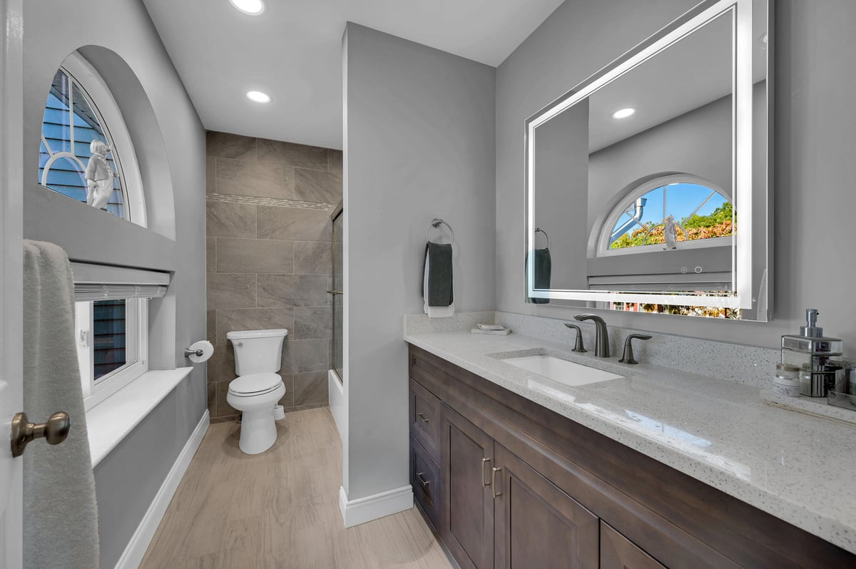 24 Catherine Court Laurence Harbor NJ 08879