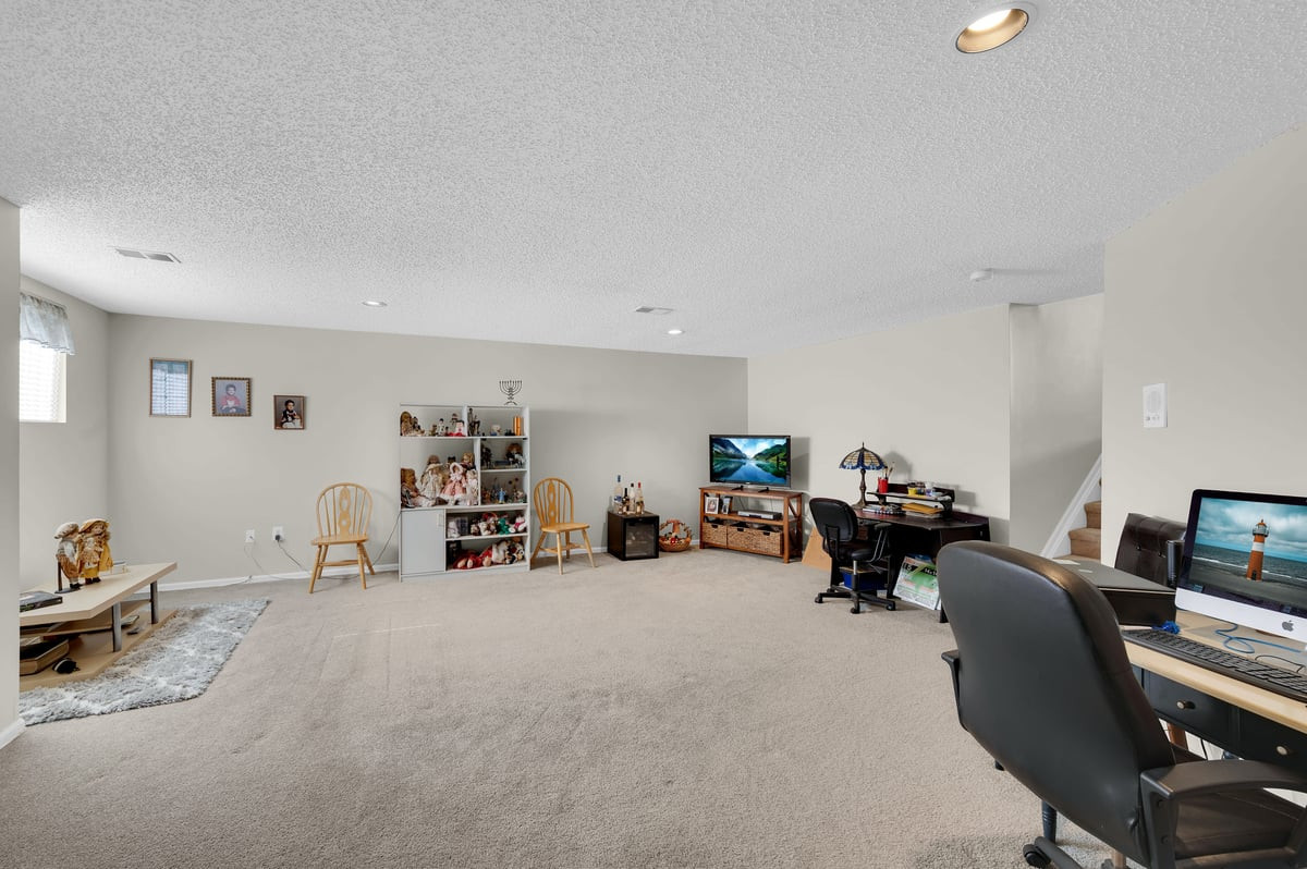 24 Catherine Court Laurence Harbor NJ 08879