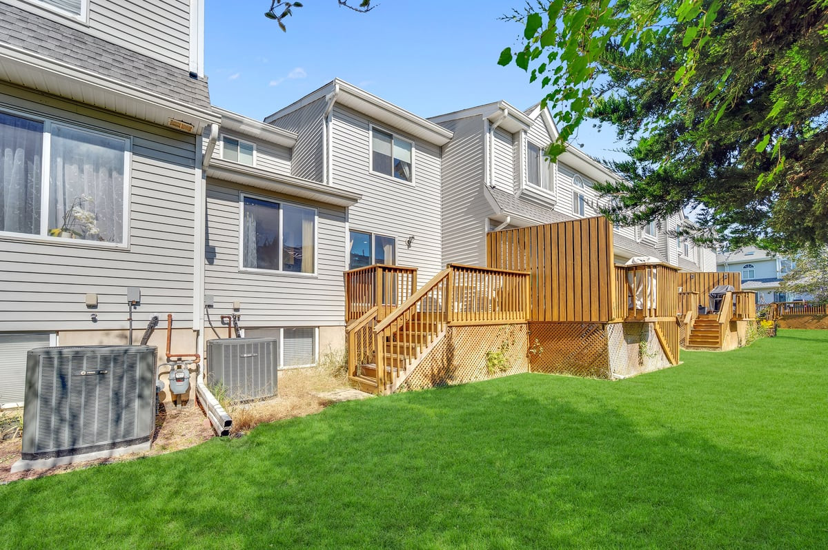 24 Catherine Court Laurence Harbor NJ 08879