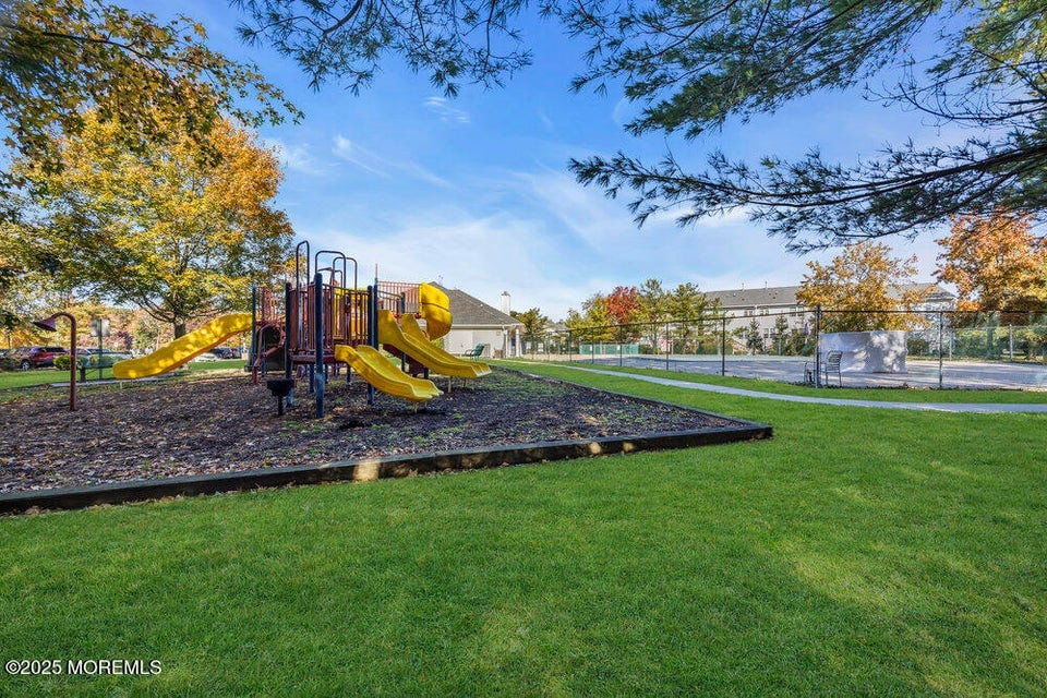 24 Catherine Court Laurence Harbor NJ 08879