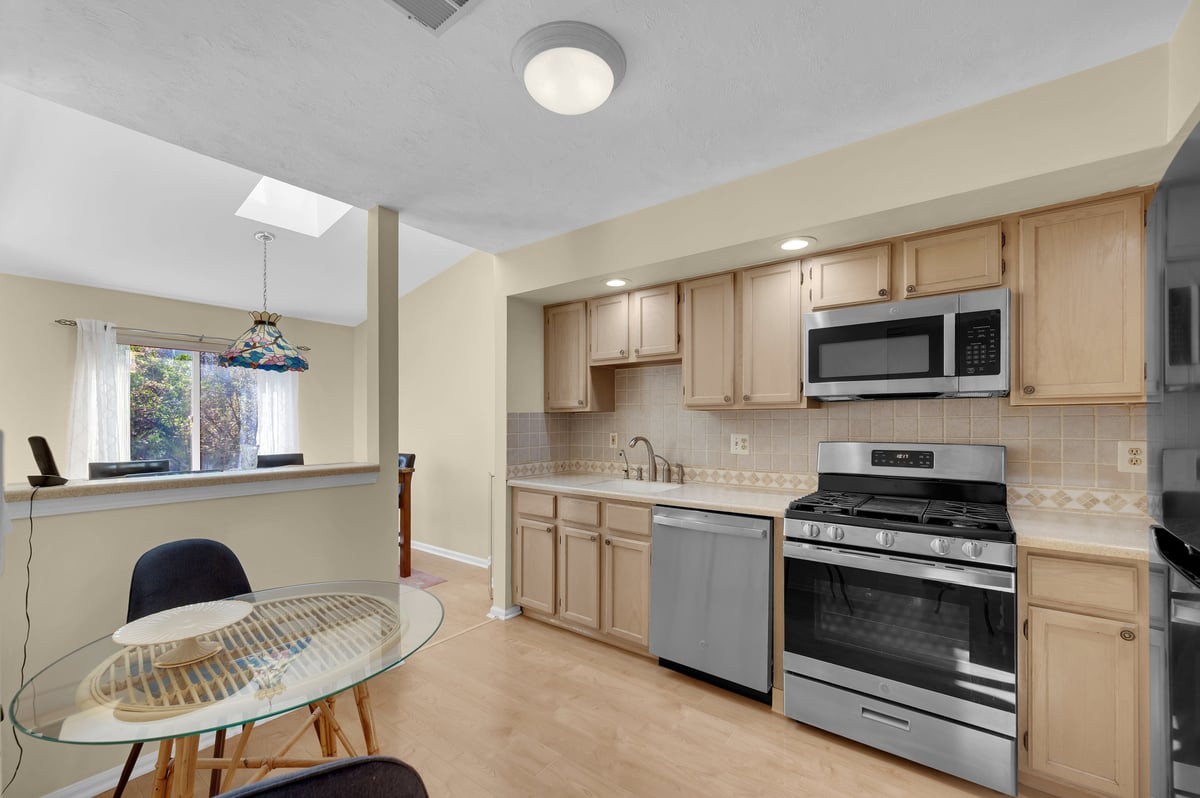 24 Catherine Court Laurence Harbor NJ 08879