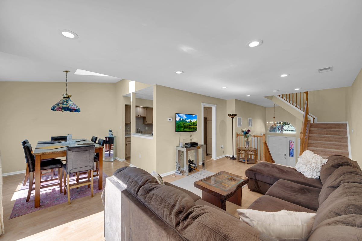 24 Catherine Court Laurence Harbor NJ 08879