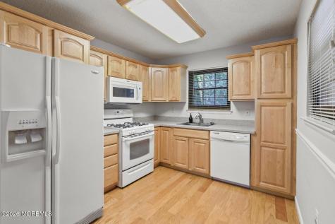 201 Larkspur Lane Jackson NJ 08527