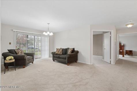 437 Hampton Court Manalapan NJ 07726
