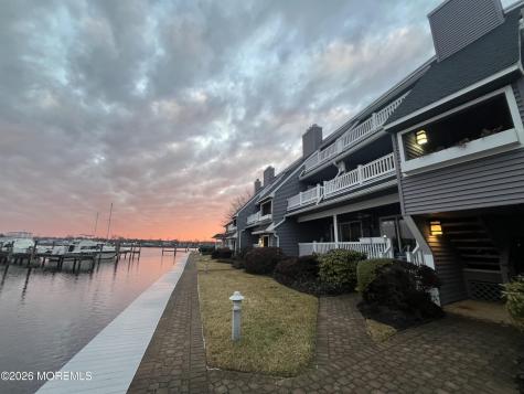 210 Spinnakers Cove Toms River NJ 08753