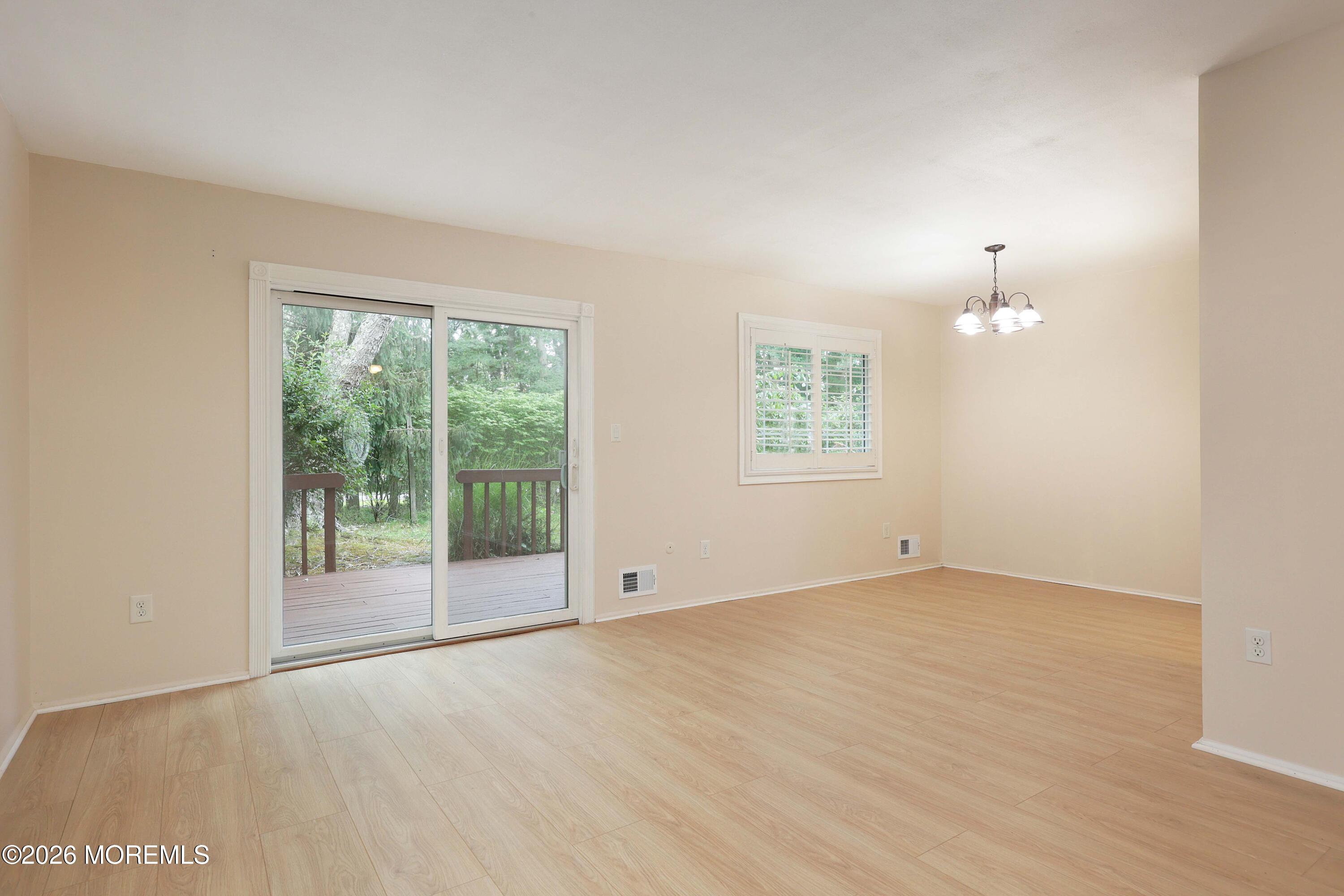 7 Wren Way Howell NJ 07731
