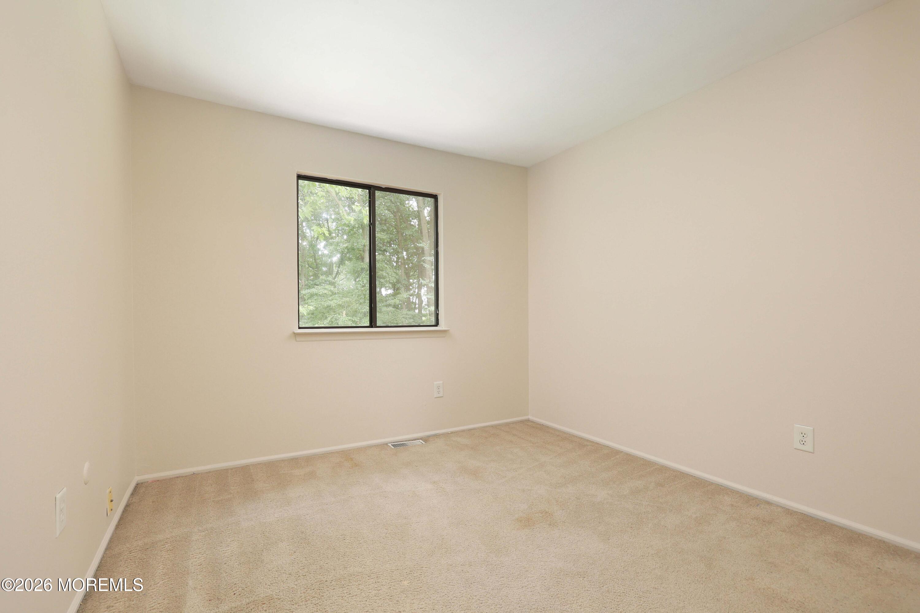 7 Wren Way Howell NJ 07731