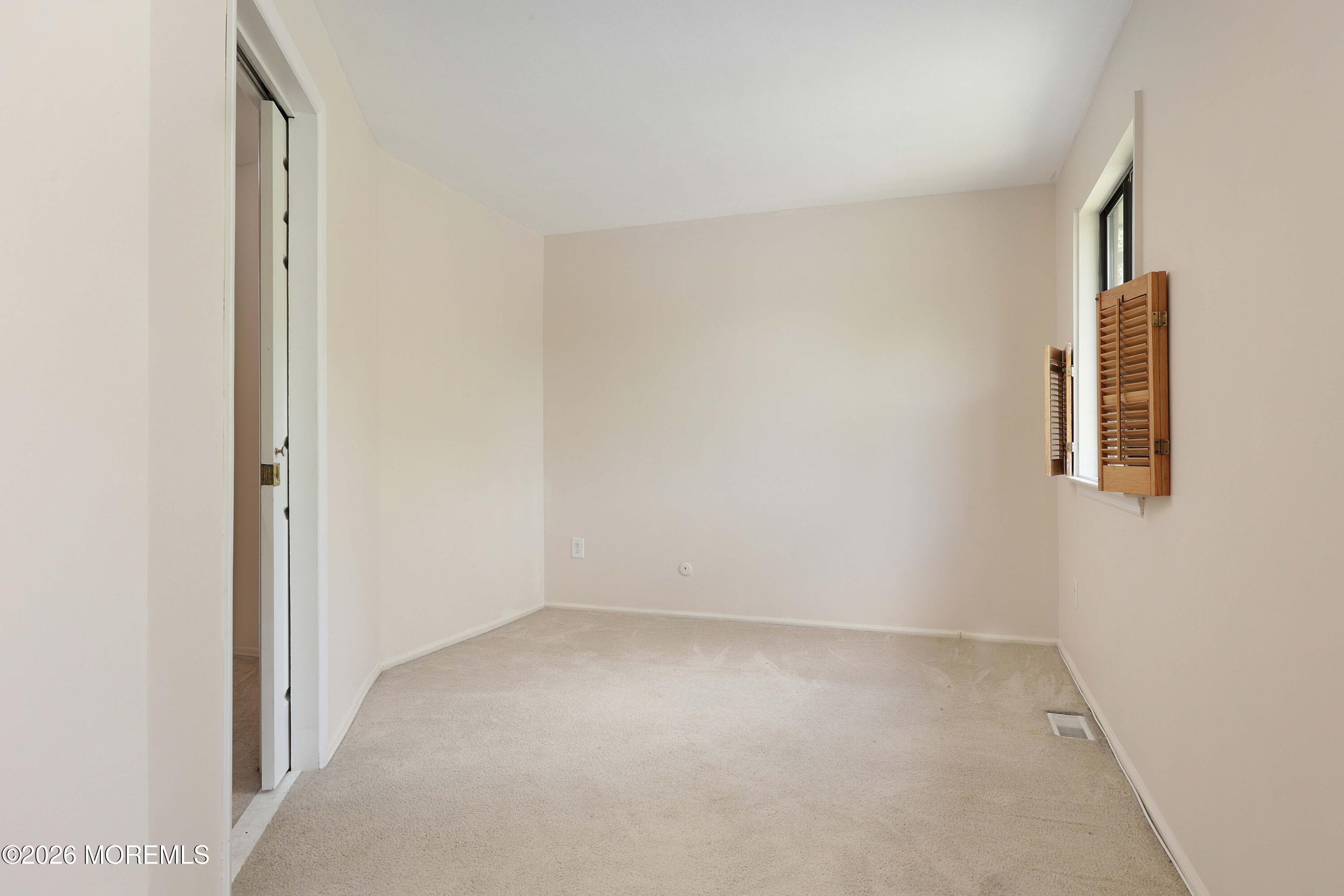 7 Wren Way Howell NJ 07731