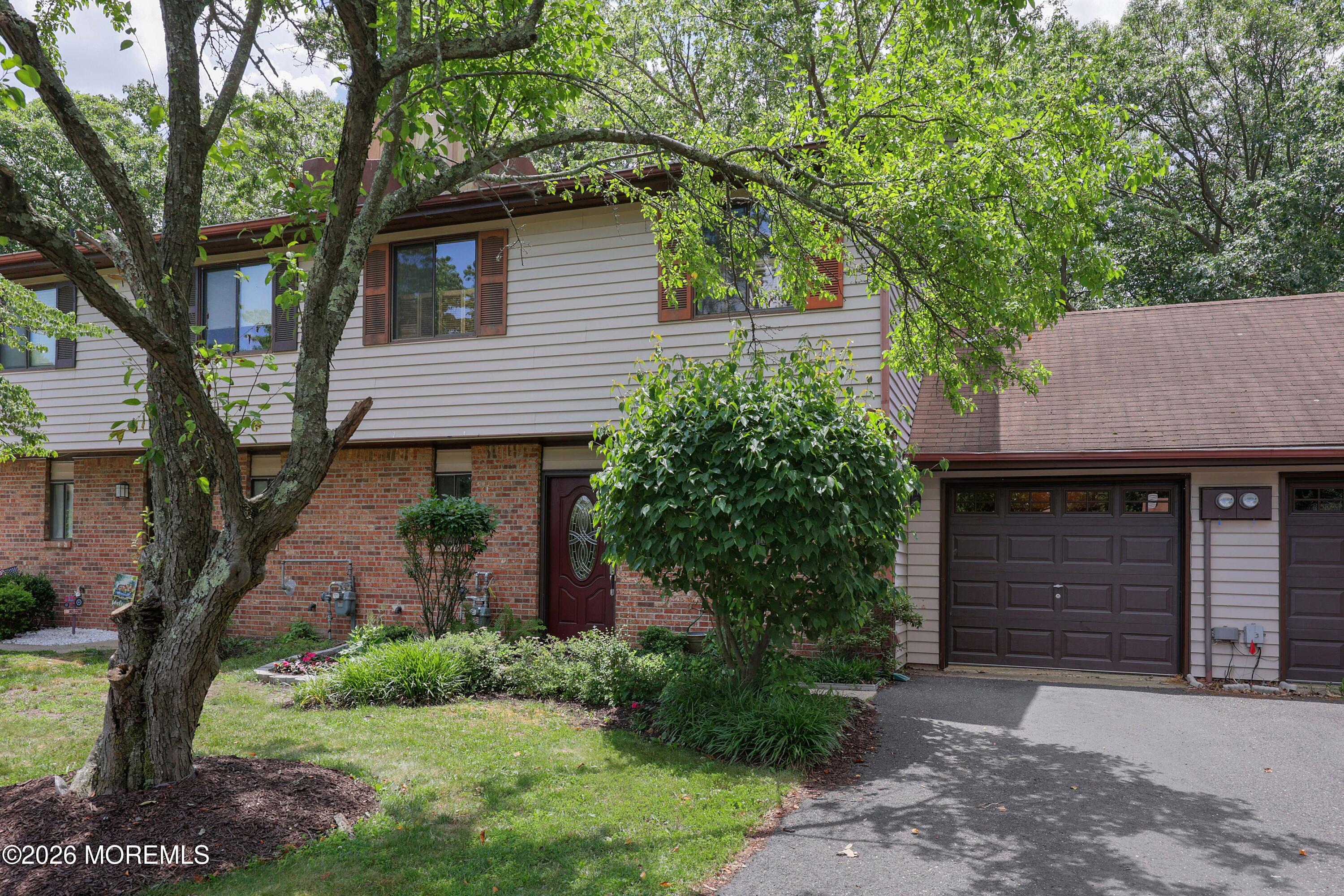 7 Wren Way Howell NJ 07731