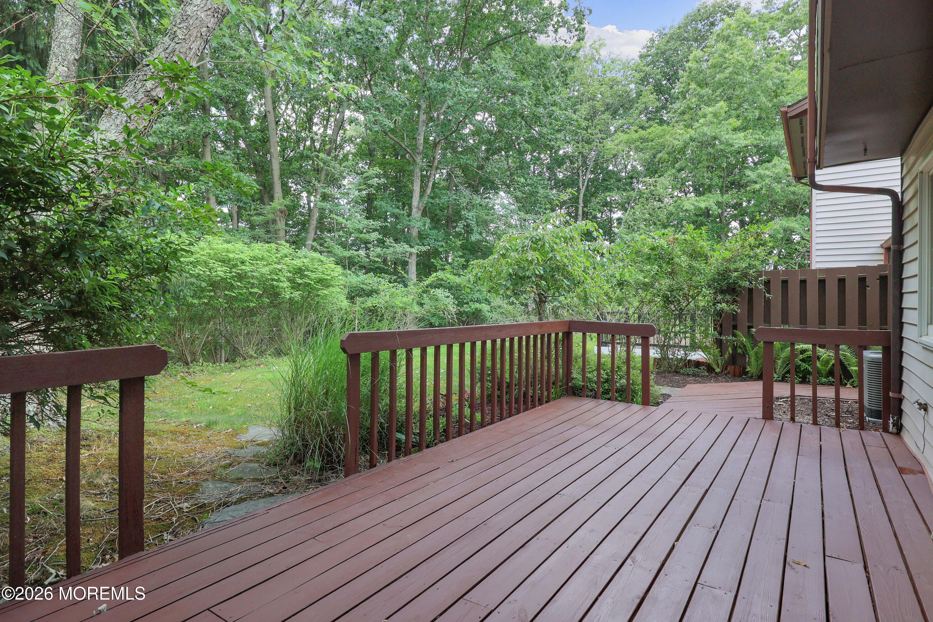 7 Wren Way Howell NJ 07731