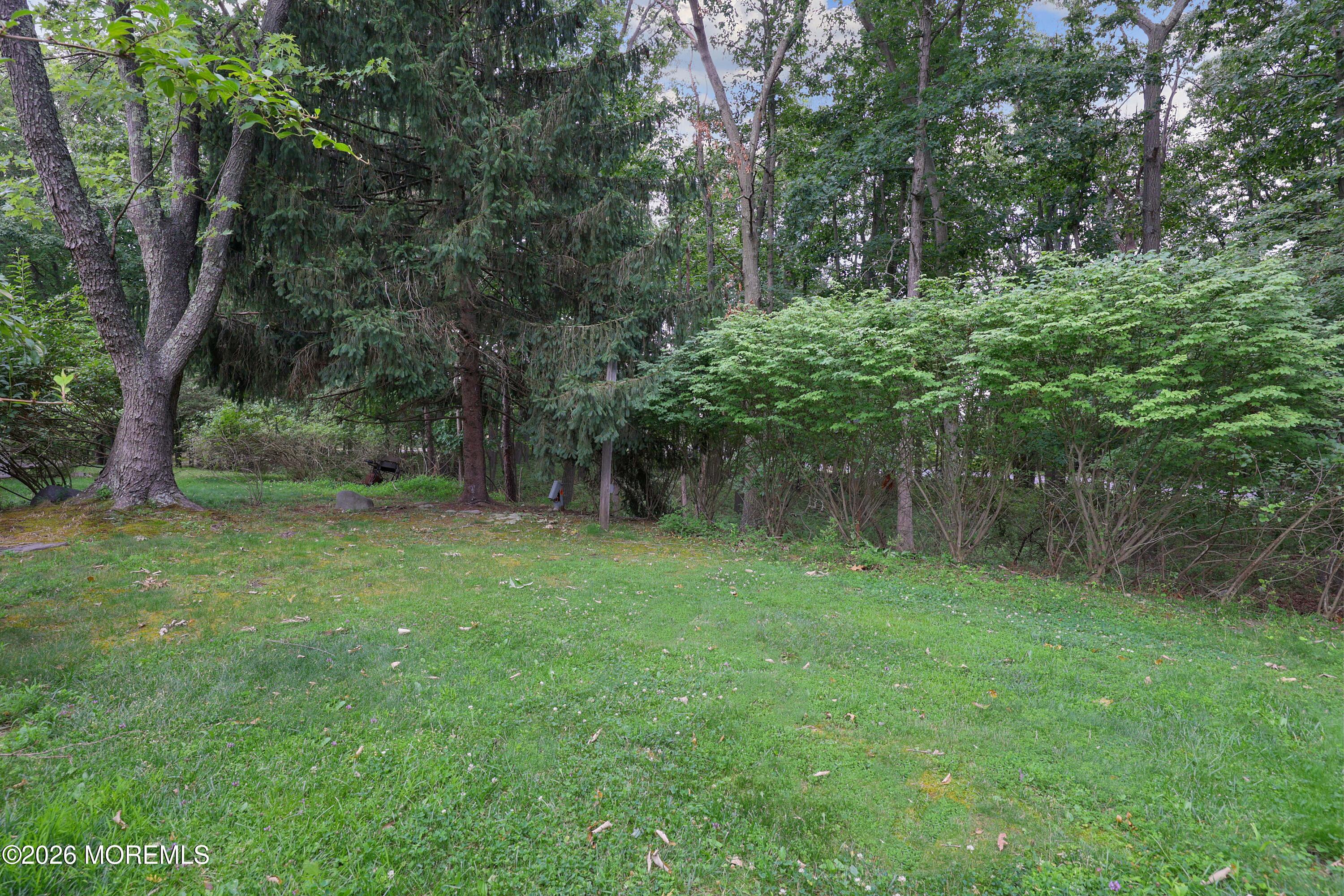 7 Wren Way Howell NJ 07731