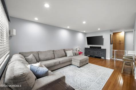 20 Arrowsmith Court Matawan NJ 07747