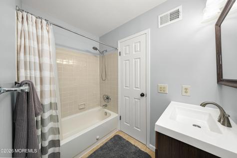 20 Arrowsmith Court Matawan NJ 07747