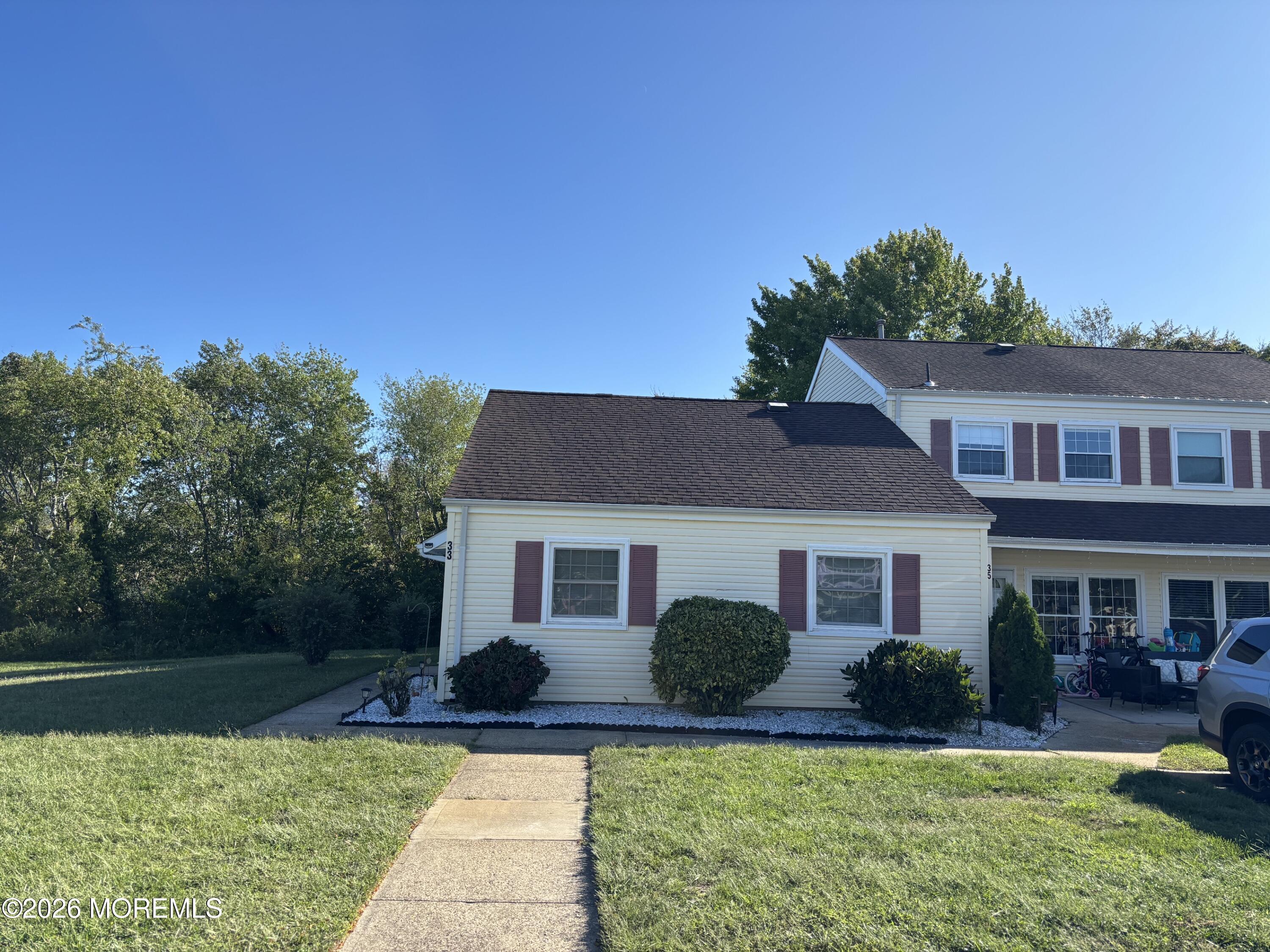 33 Mediterranean Court Barnegat NJ 08005
