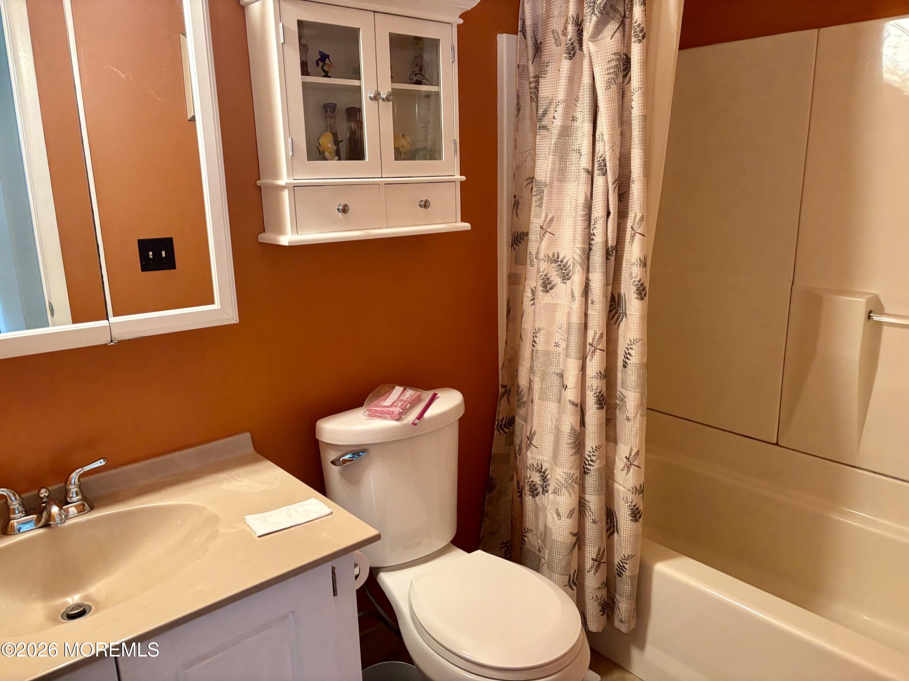 33 Mediterranean Court Barnegat NJ 08005