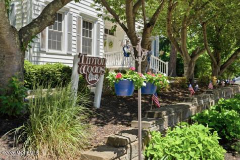 20 Oak Lane Eatontown NJ 07724