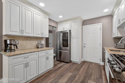20 Oak Lane Eatontown NJ 07724