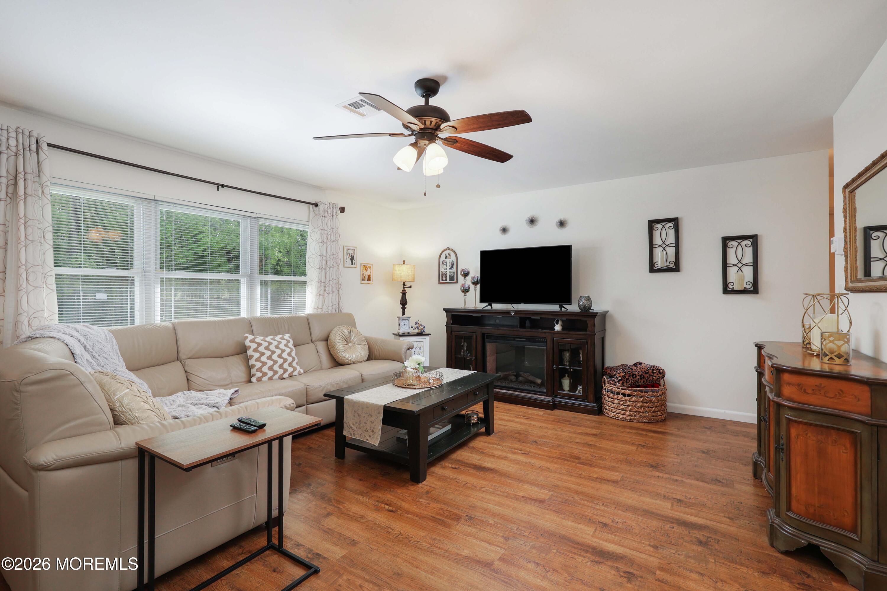 341C Canterbury Court Lakewood NJ 08701
