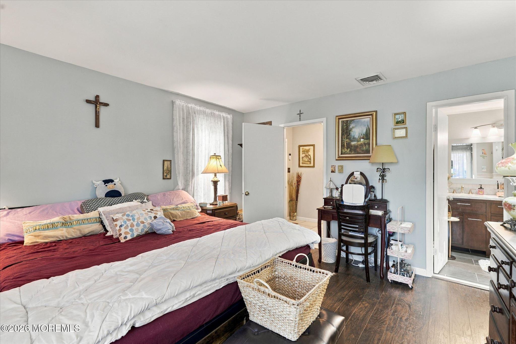 169 Middle Holly Lane Tuckerton NJ 08087
