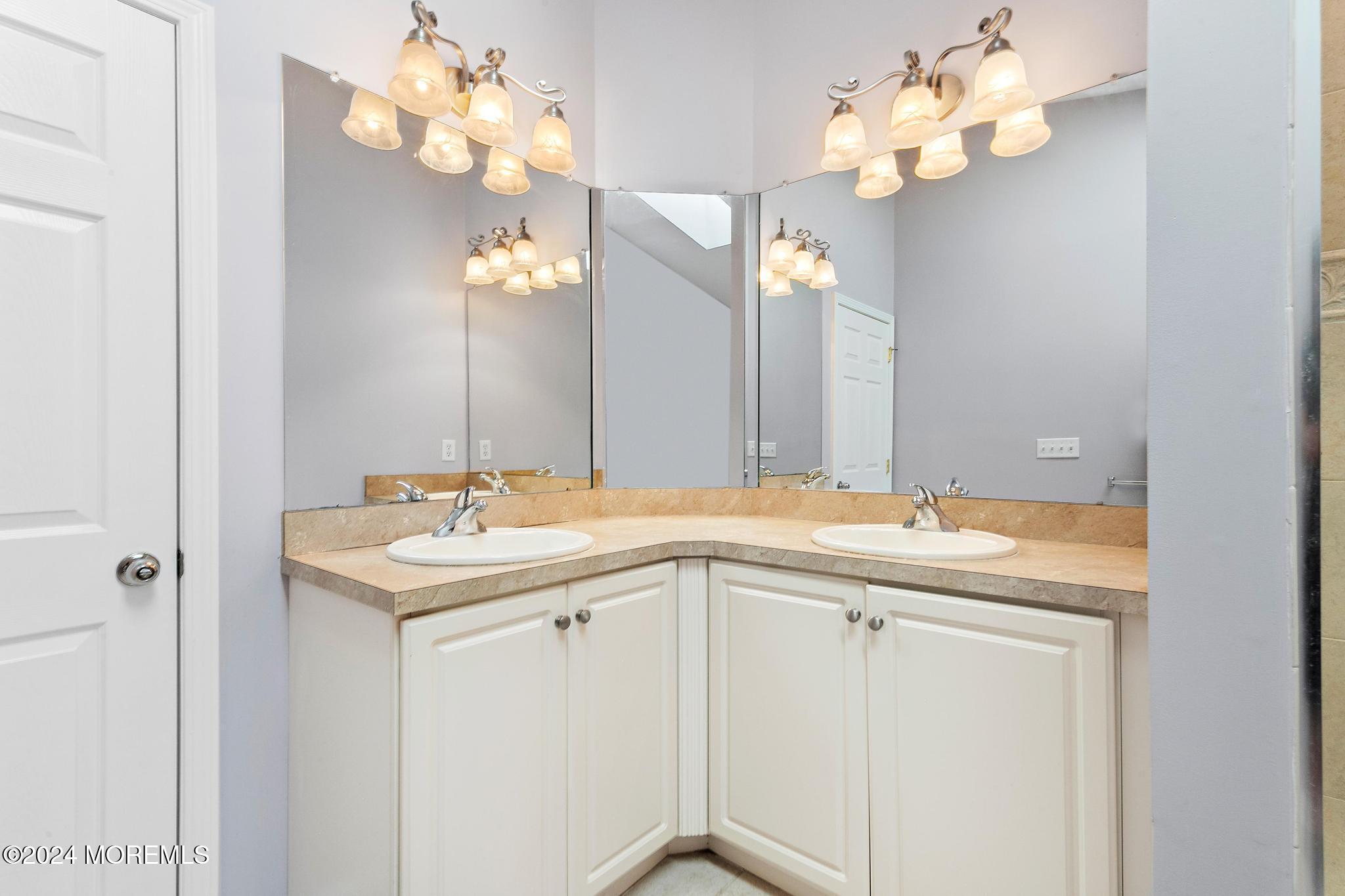 5 Ocean Breeze Court Manahawkin NJ 08050
