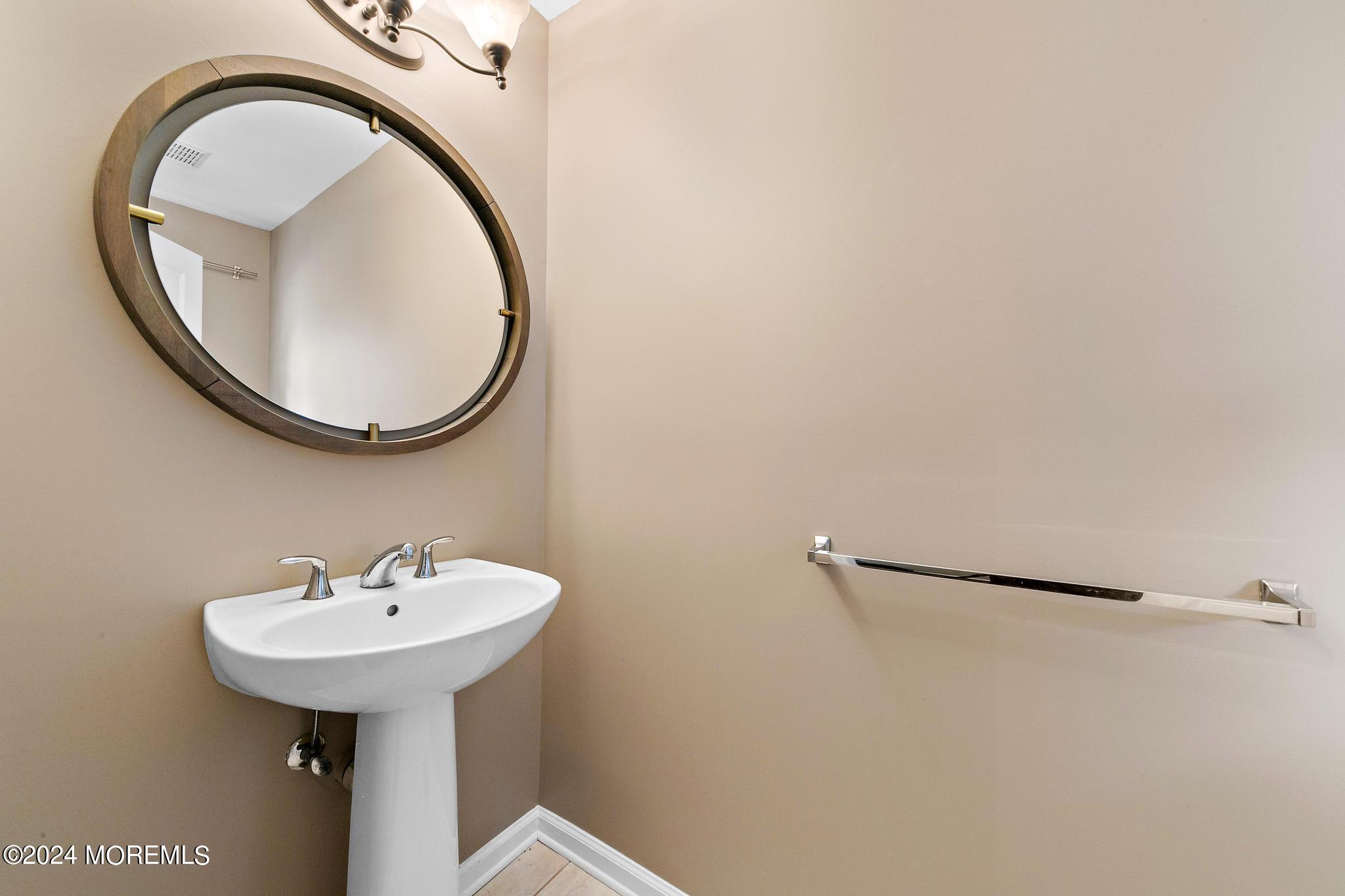 5 Ocean Breeze Court Manahawkin NJ 08050