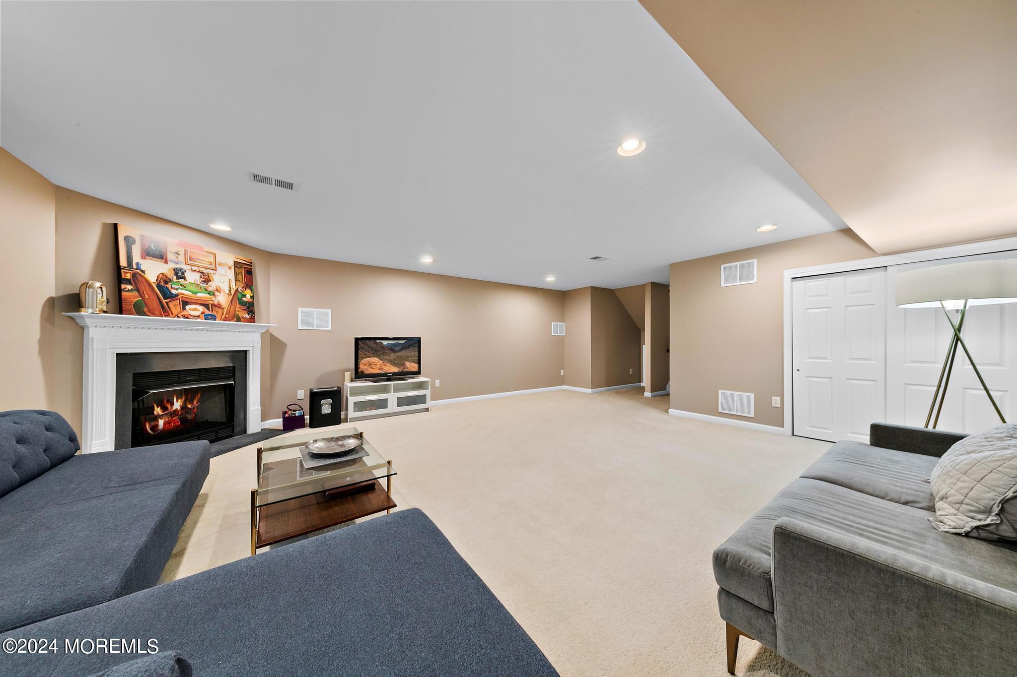 5 Ocean Breeze Court Manahawkin NJ 08050