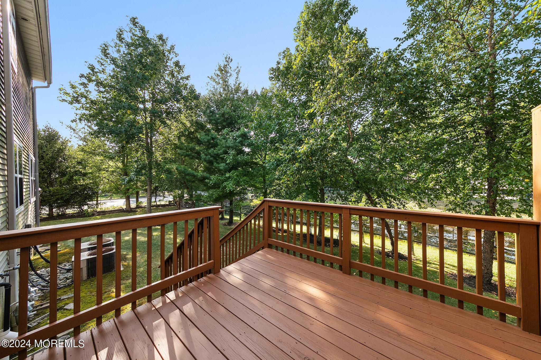 5 Ocean Breeze Court Manahawkin NJ 08050