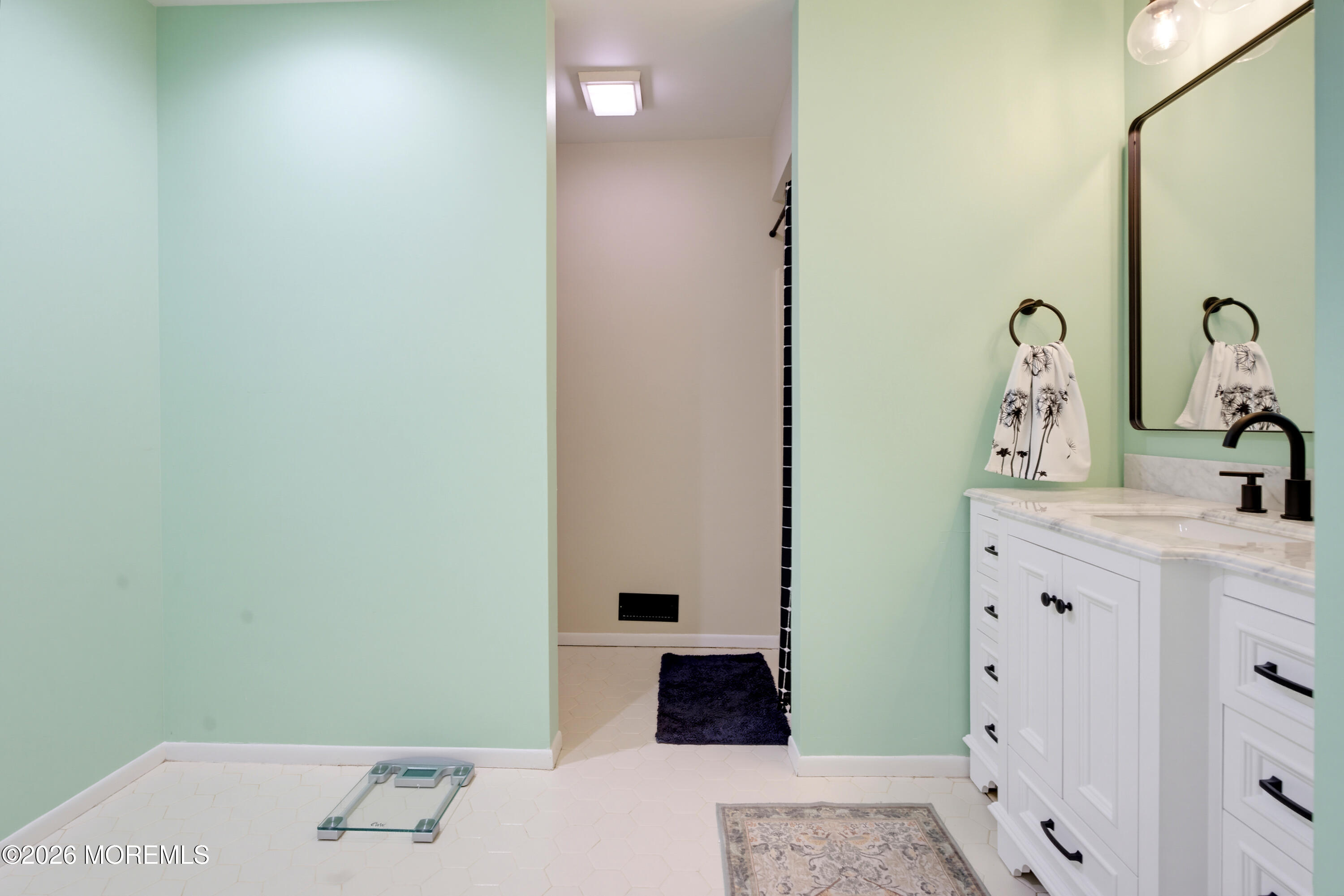 14 Oxford Lane Middletown NJ 07748