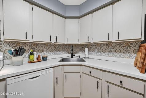 90 Deptford Court Matawan NJ 07747
