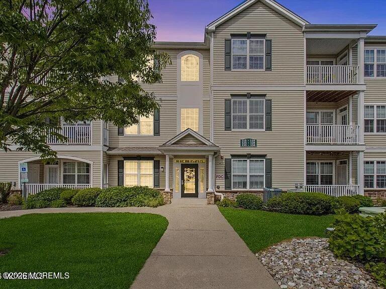 136 Mill Pond Way Eatontown NJ 07724