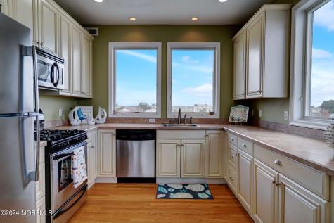 4 W Susan Avenue Long Beach Twp NJ 08008