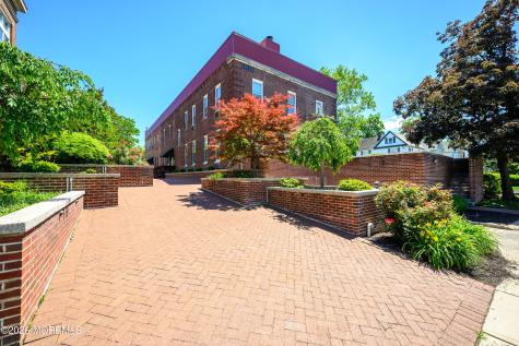523 Trinity Place Westfield NJ 07090