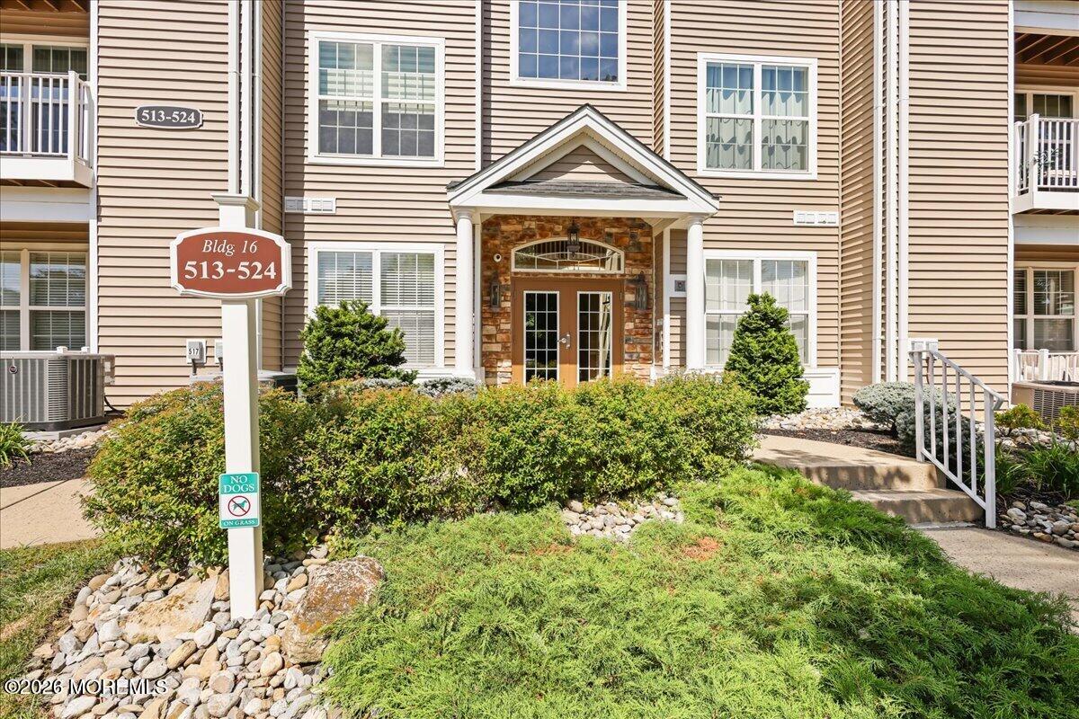 524 St Andrews Place Manalapan NJ 07726