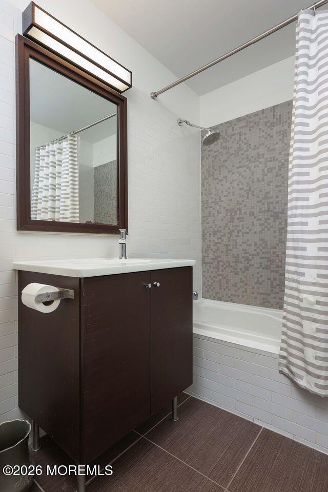 232 Pavonia Avenue Jersey City NJ 07302