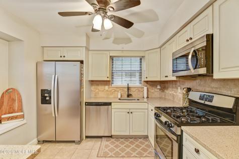 76 Bradford Court Aberdeen NJ 07747